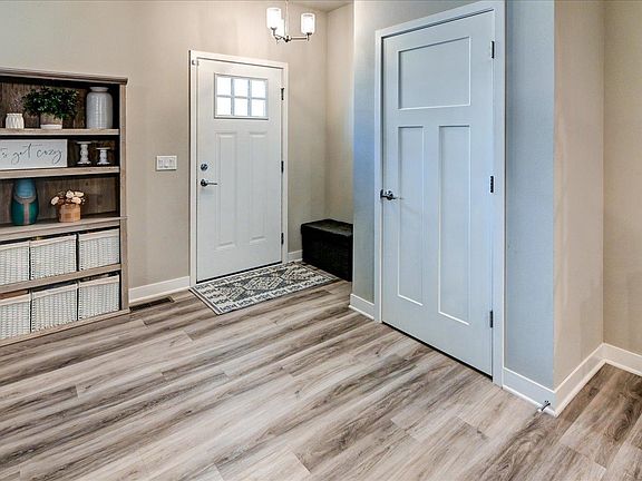 4th image of 2854 Frisee Dr
