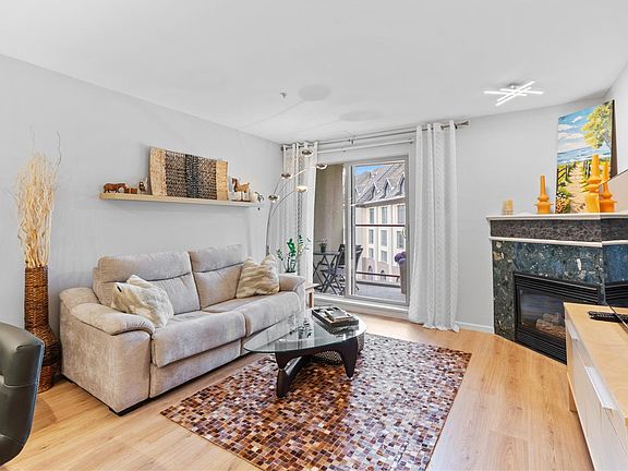 4th image of 29 Songhees Rd #416