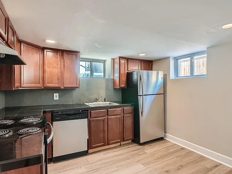 499 Fox St #BASEMENT — Photo 4