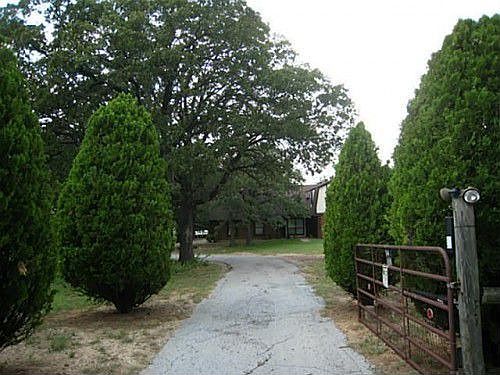 2nd image of 744 N Pearson Ln