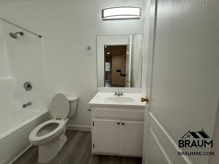 7323 WINNETKA — Photo 29