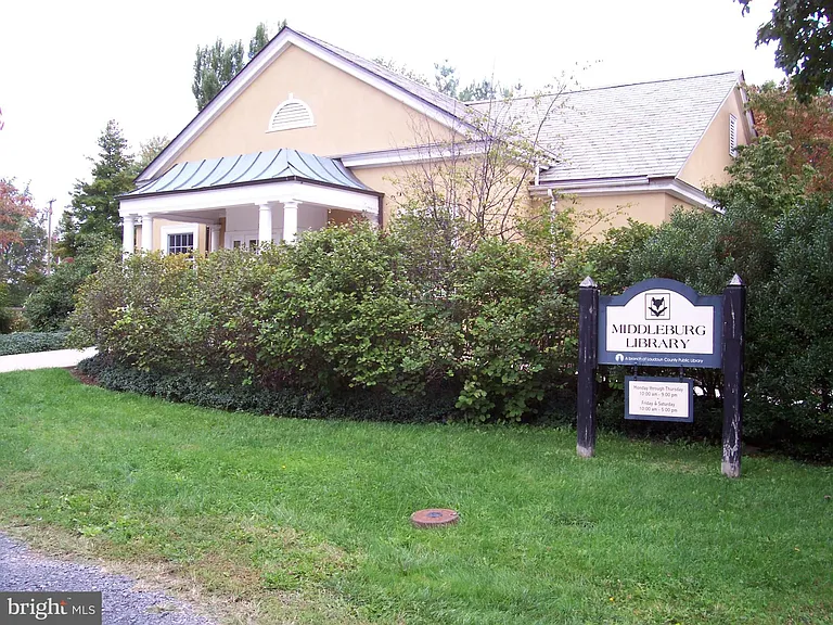 21 Stonewall Ct — Photo 43
