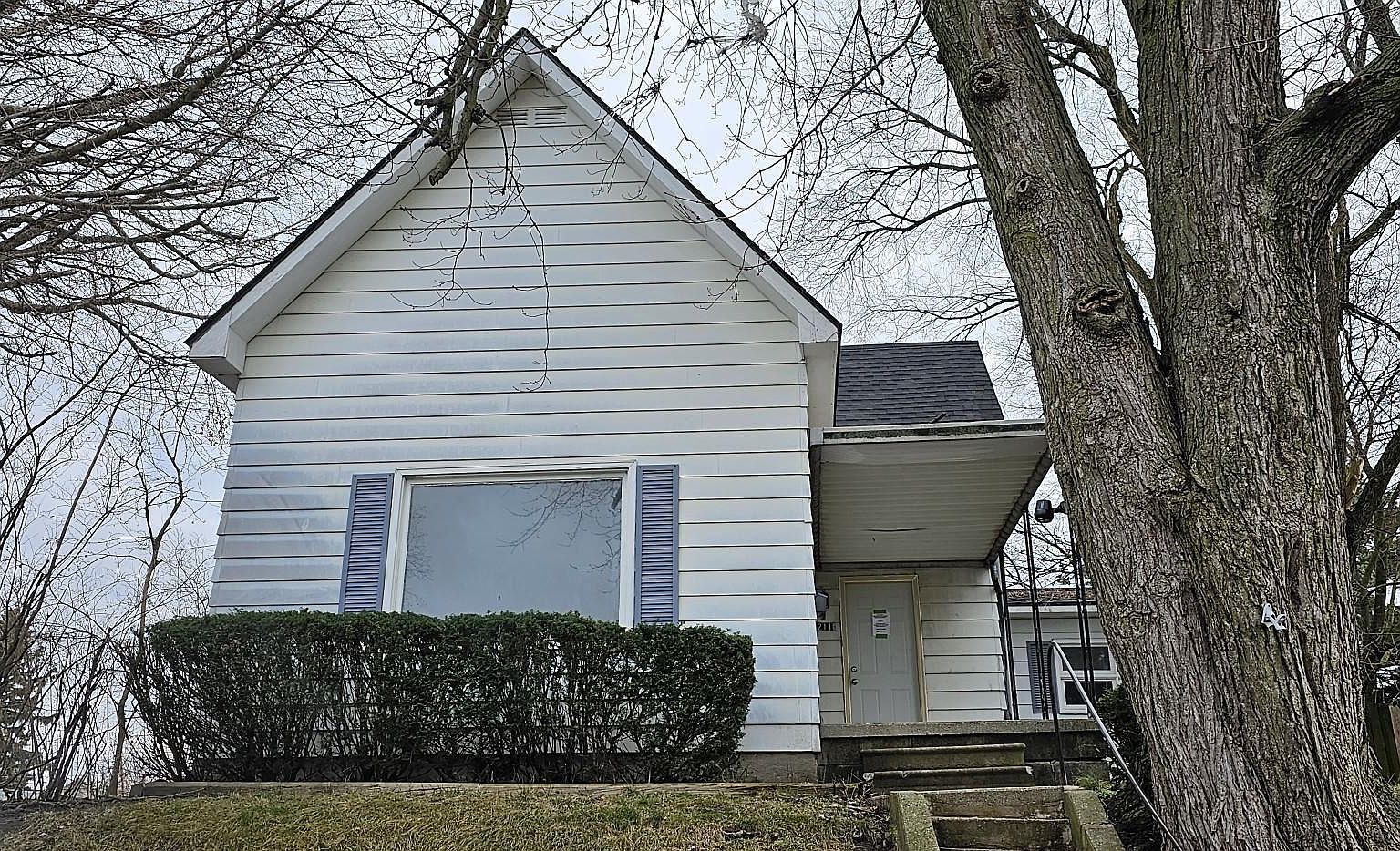 211 Mill St, Tipton, IN 46072 | Zillow