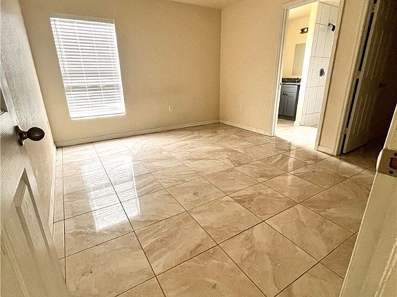 4th image of 4617/4619 Leonard Blvd S
