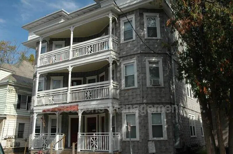 8 Greene St — Photo 1