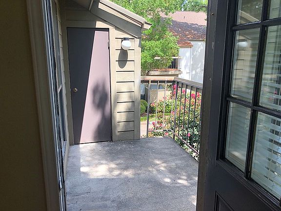 5th image of 10049 Westpark Dr APT 164
