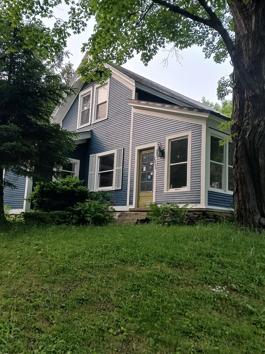 Building Photo - 2089 W Creek Rd