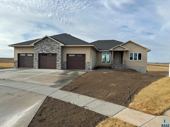 4129 N Interlachen Trl, Sioux Falls, SD 57107