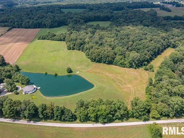 14290 E Windsong Rd, Mount Vernon, IL 62864