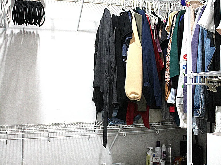 221 Seville St — Photo 9