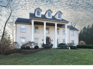 6 Algonquin Ln, Saint Louis, MO 63119