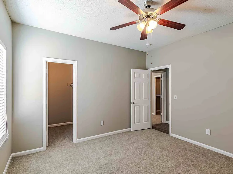 Austin Chase Apartments — Photo 6