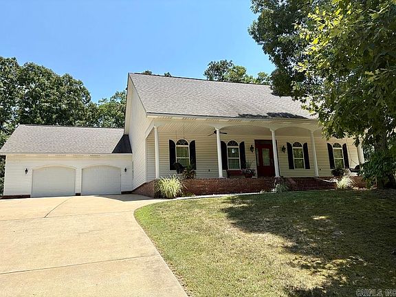3rd image of 1185 Blue Grass Dr