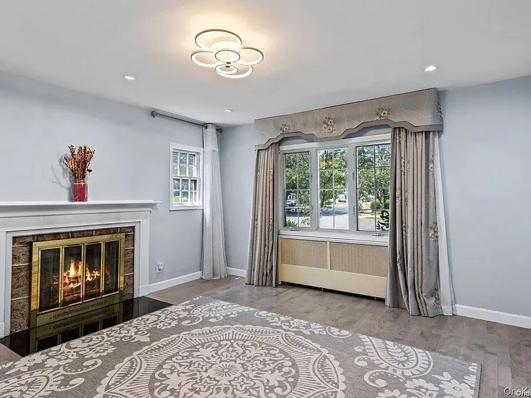 30 Aberdeen Rd — Photo 2