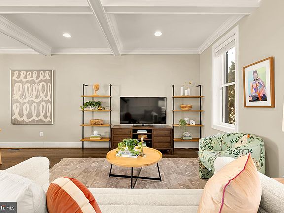 3rd image of 1415 F St NE