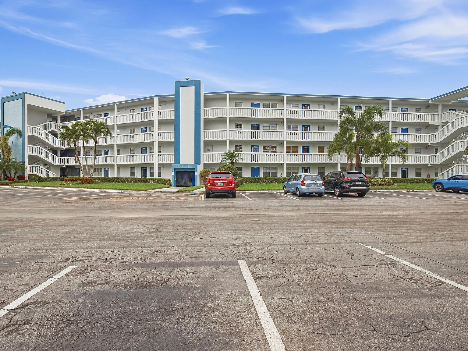 2 bed, 2.0 bath, 861 sqft, $1,700 — Photo 1