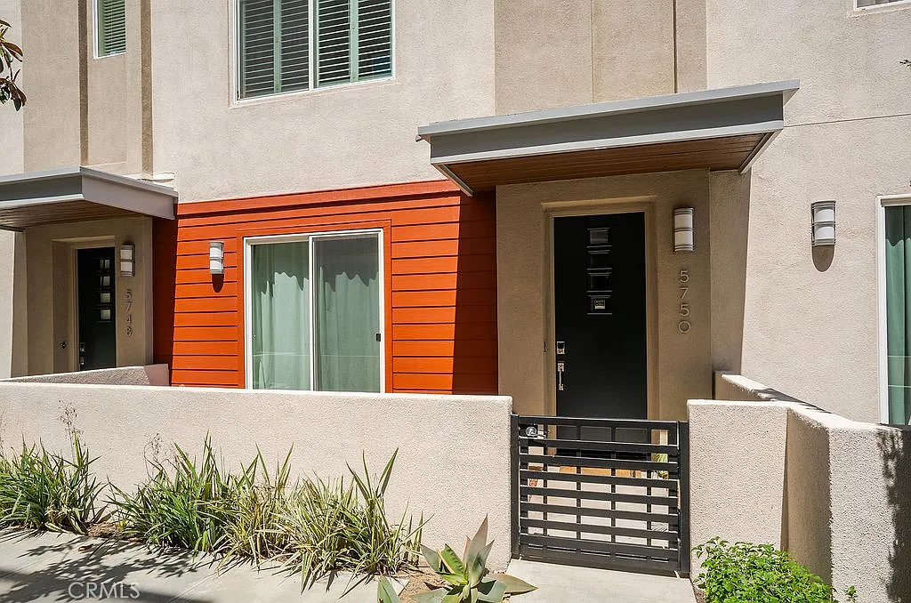 4 bed, 1770 sqft, $4,400 — Photo 2