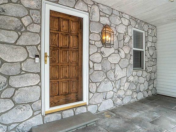 3rd image of 8730 Hornbeam Ln