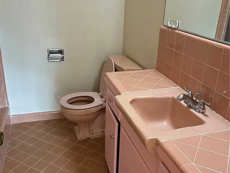 101 N Grand Ave #2 — Photo 17