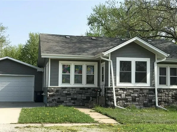 699 E Washington St, Marengo, IA 52301