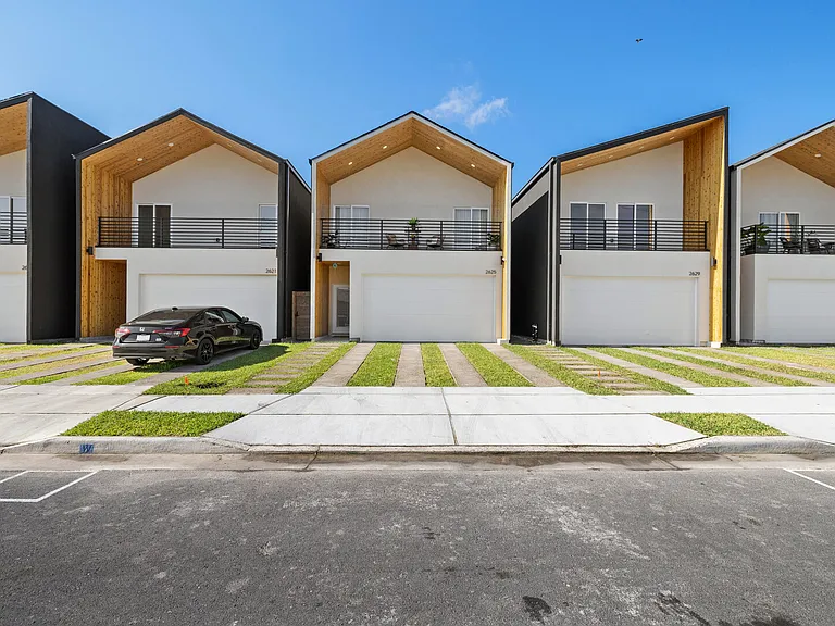 Warbler Ave — Photo 2