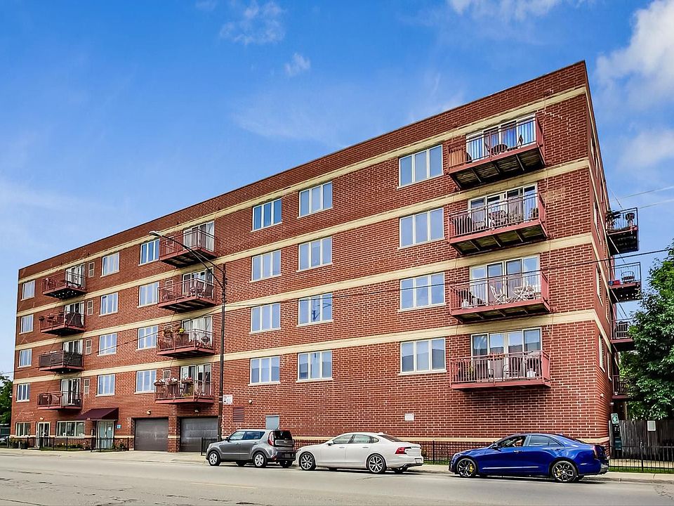 1st image of 2158 W Grand Ave Unit 203
