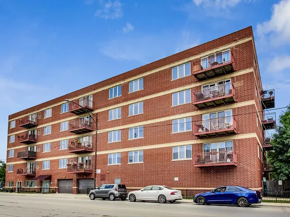 2158 W Grand Ave Unit 203, Chicago, IL 60612
