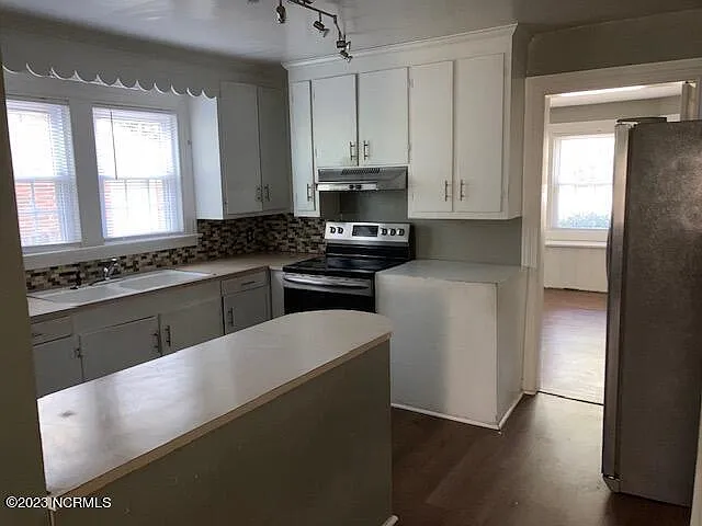 1904 E 6th St — Photo 6