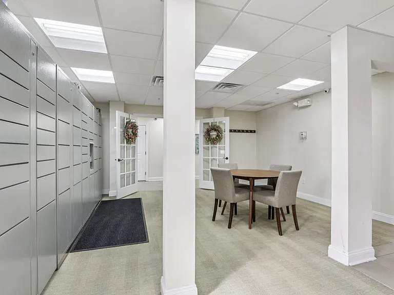 Summit Ridge Luxury Apartments — Photo 94