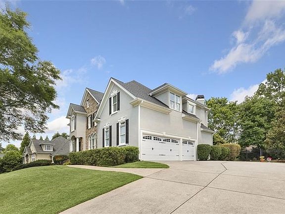 2nd image of 7025 Evergreen Pl