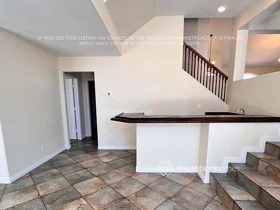 3rd image of 280 Plaza Carmelina Ct