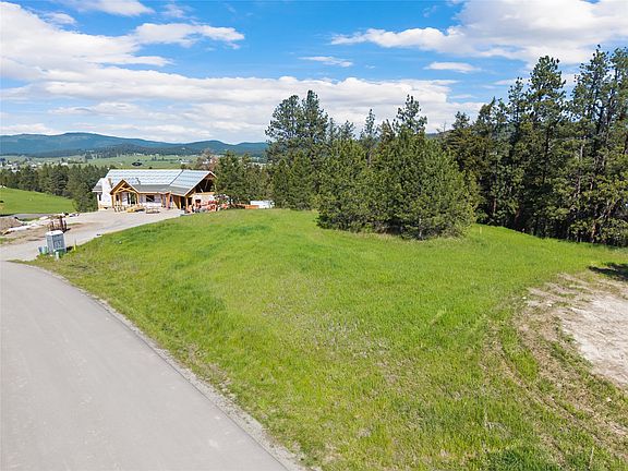 2nd image of 1052 Pheasant Ridge Dr