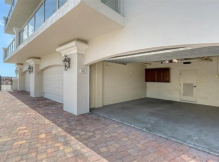 464 Golden Gate Point #702 — Photo 44