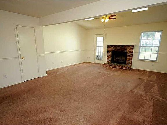 3rd image of 1885 Bernstein Dr