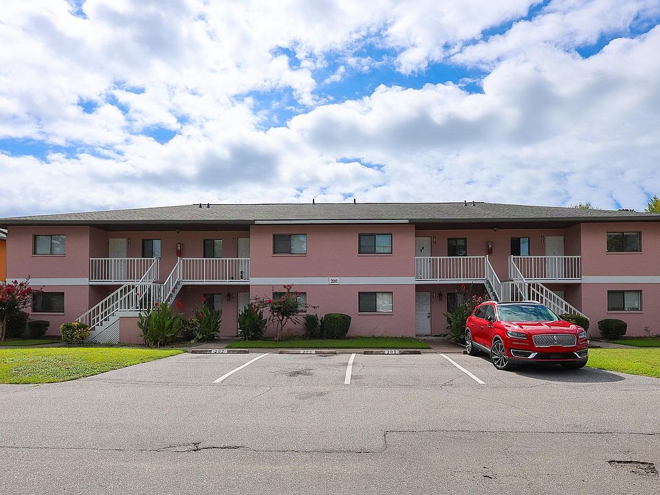 1st image of 1301 Pridgen Rd. #208