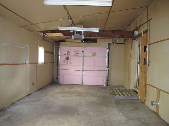 3rd image of 618 N 80th Pl