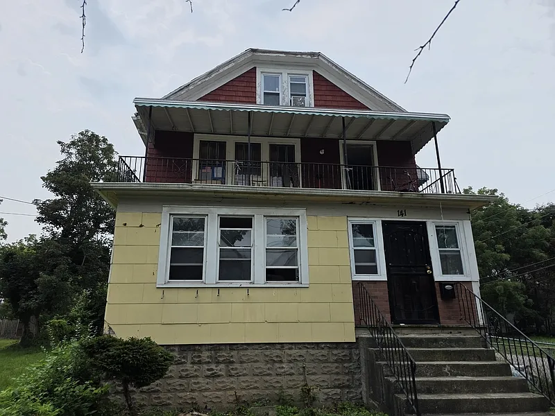 141 Leroy Ave #1
