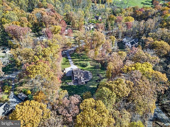 5th image of 605 Laurel Ridge Rd