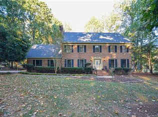 9208 Four Farms Rd, Charlotte, NC 28215