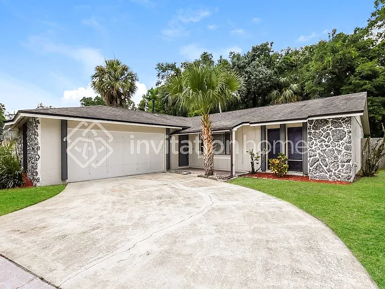 885 Great Bend Rd — Photo 1