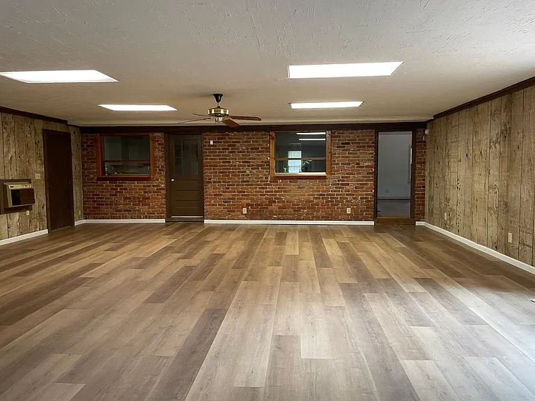 1128 McConnell Dr — Photo 10