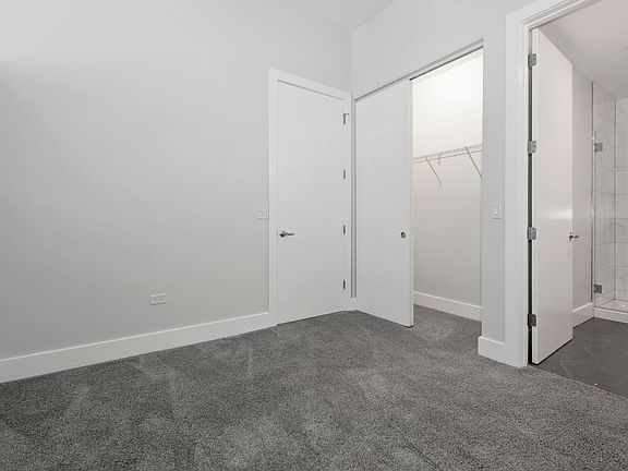 4th image of 1421-1427 N Milwaukee Ave #301