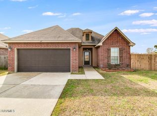 107 Sabine Dr, Carencro, LA 70520