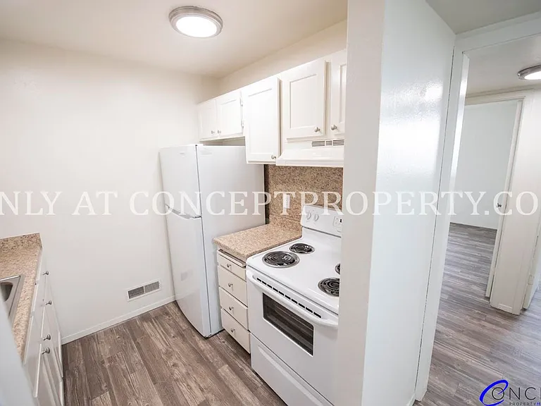 Foothill Terrace — Photo 103