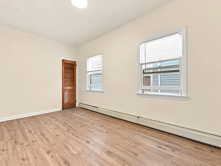 164 W 31st St #1 — Photo 8