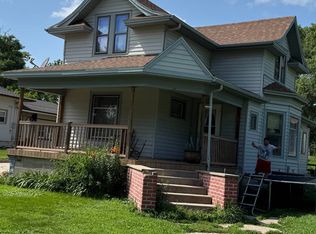 803 W Cedar St, Sutton, NE 68979
