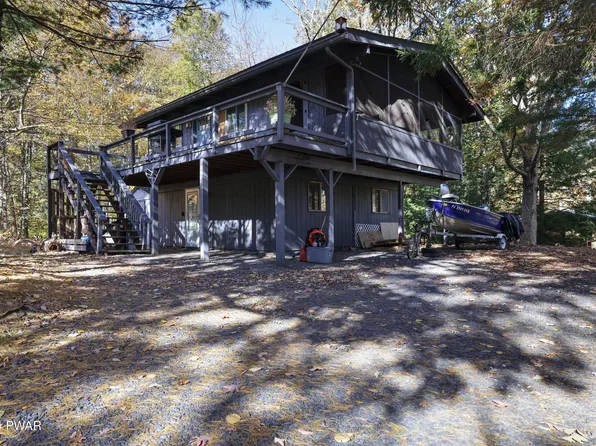 114 Hillside Dr, Lords Valley, PA 18428