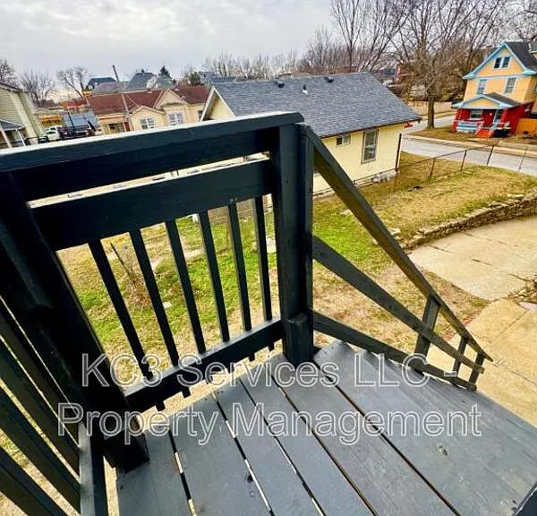 129 Brooklyn Ave — Photo 10