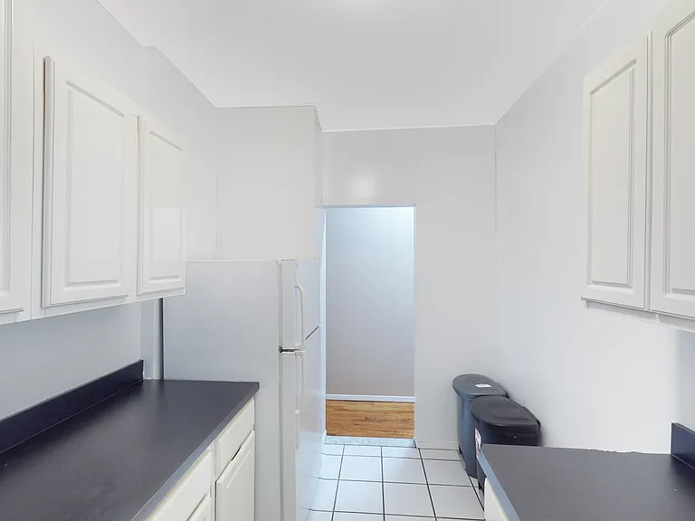 180 Claremont Ave #4 — Photo 5