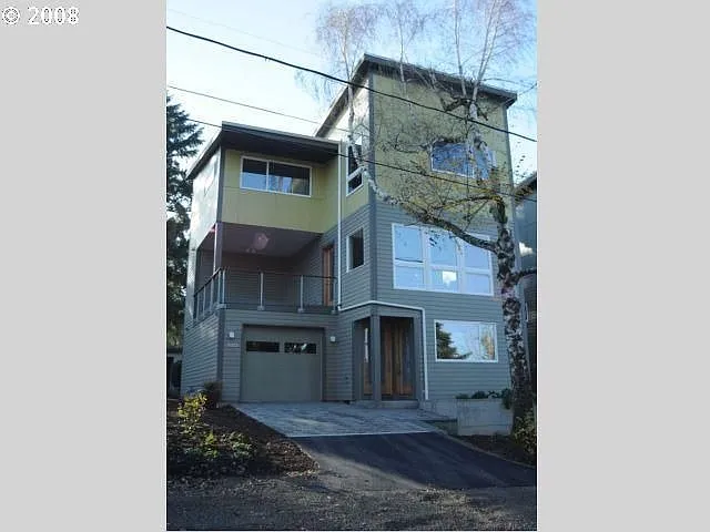 5022 SW Pasadena St photo 1